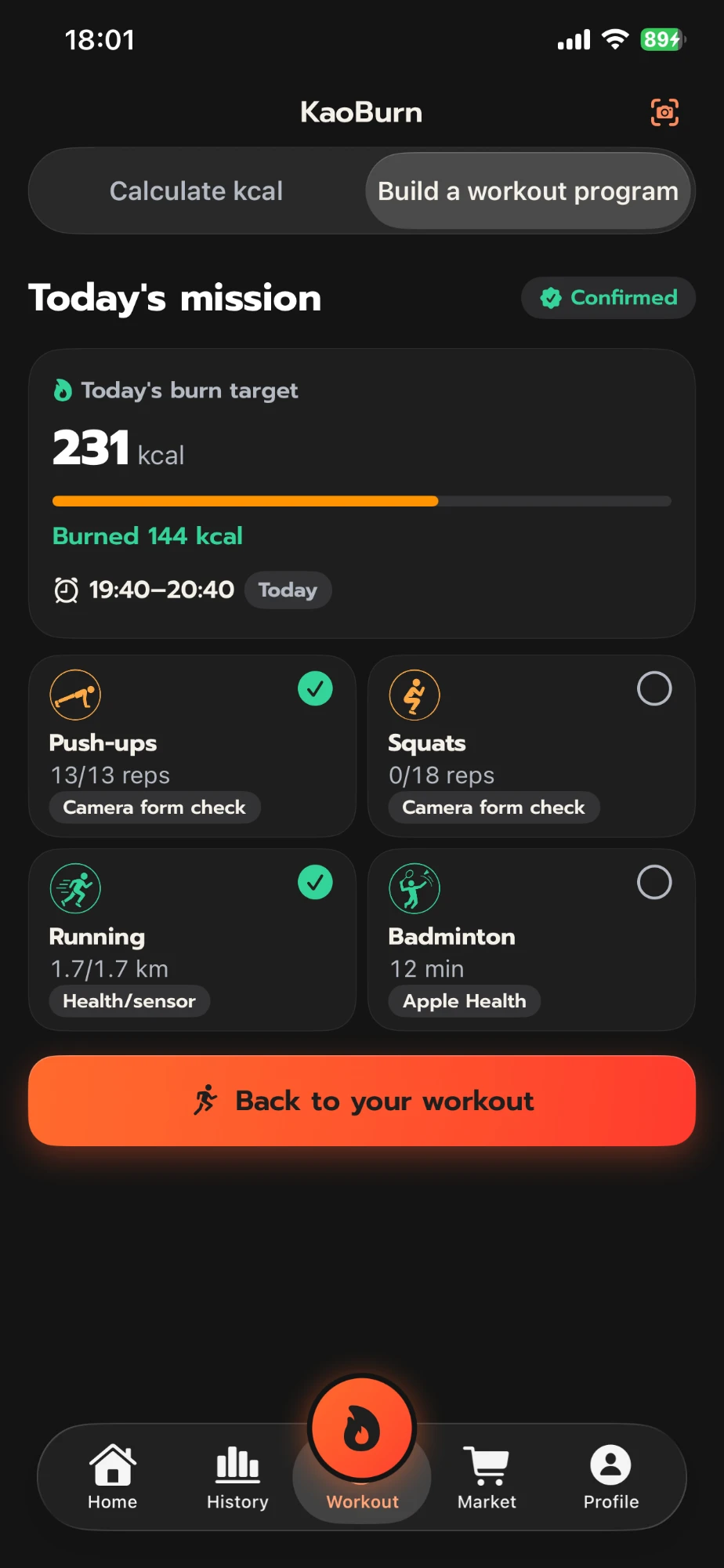 หน้าภารกิจวันนี้ของแอป KaoBurn ธีมมืด (UI ภาษาอังกฤษ) เป้าเบิร์น 231 kcal เบิร์นแล้ว 144 kcal วิดพื้น 13/13 ครั้งด้วยกล้องตรวจท่า สควอท วิ่ง 1.7 กม. และแบดมินตัน 12 นาทีจาก Apple Health